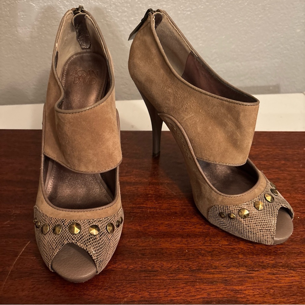 JOAN & DAVID OVENA Beige Suede Designer Cut Out Heels Open Toe Pumps Studded